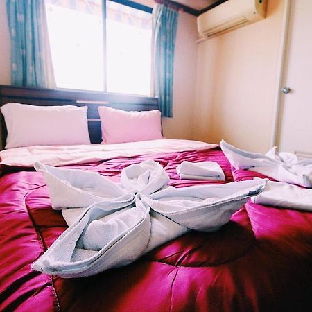 S-One Guesthouse Pattaya Bagian luar foto