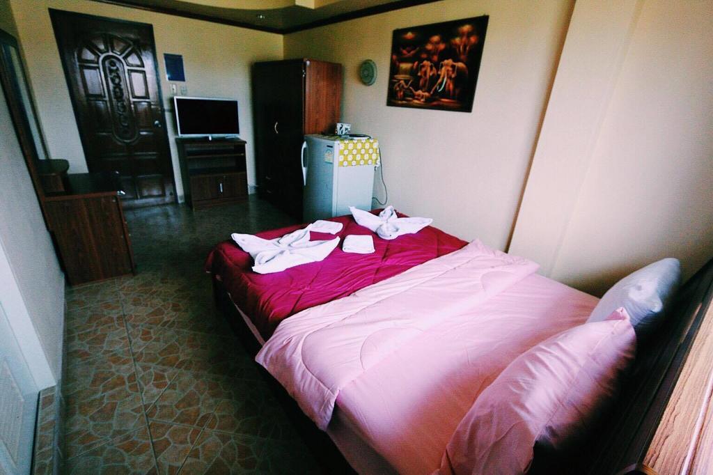 S-One Guesthouse Pattaya Bagian luar foto