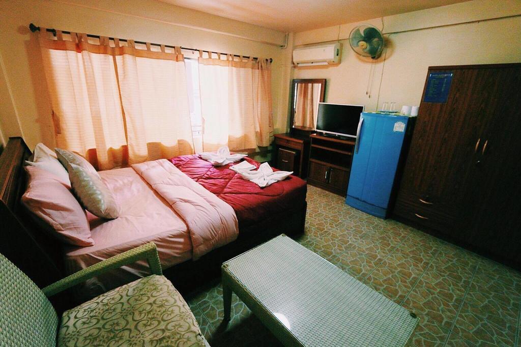 S-One Guesthouse Pattaya Bagian luar foto
