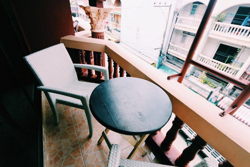 S-One Guesthouse Pattaya Bagian luar foto