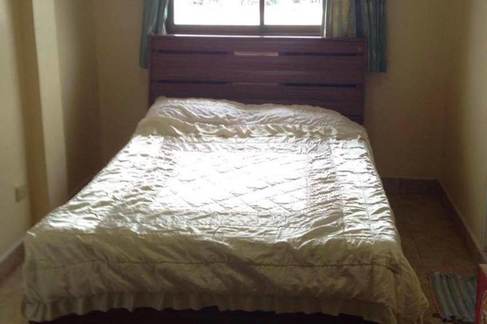 S-One Guesthouse Pattaya Bagian luar foto