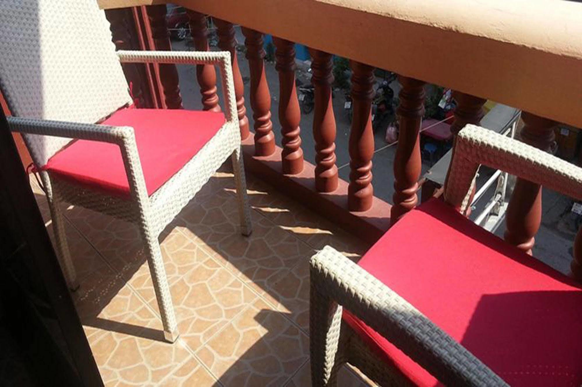 S-One Guesthouse Pattaya Bagian luar foto