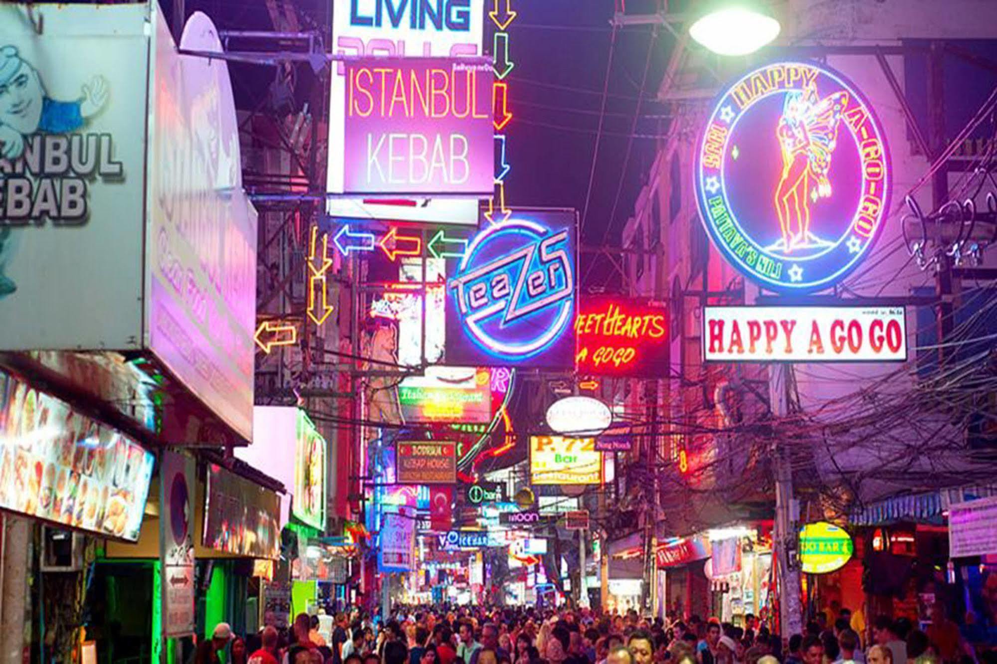 S-One Guesthouse Pattaya Bagian luar foto